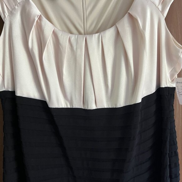 Dress Barn Collection - Picture 5 of 5